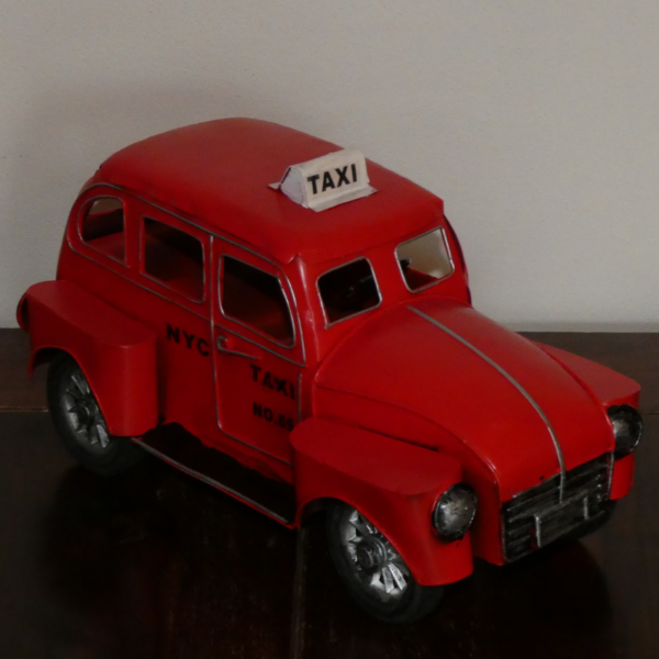 Kovová replika auto (16x25x12.5cm) - červené
