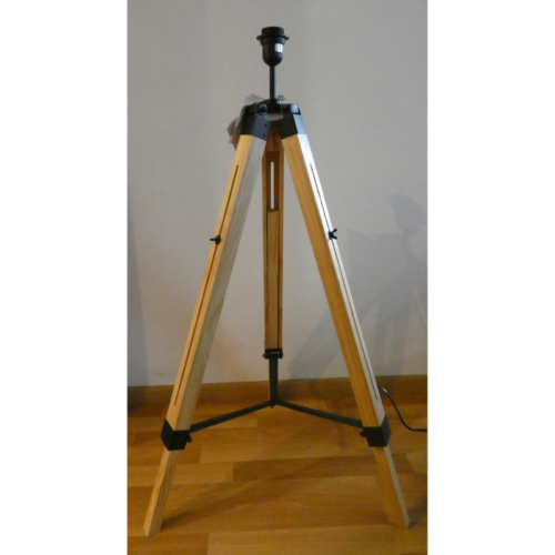 Drevená stojanová lampa bez tienidla, hnedá - statív
